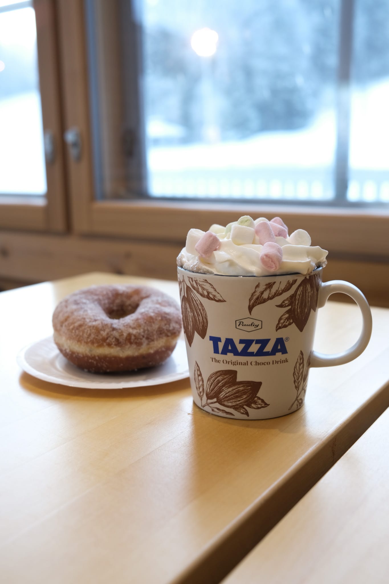 tazza kaakao ja munkki